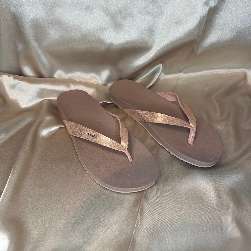 Reef Flip Flops - Like new!!